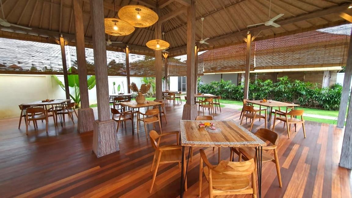 Hotel United Colors Of Bali Canggu Esterno foto