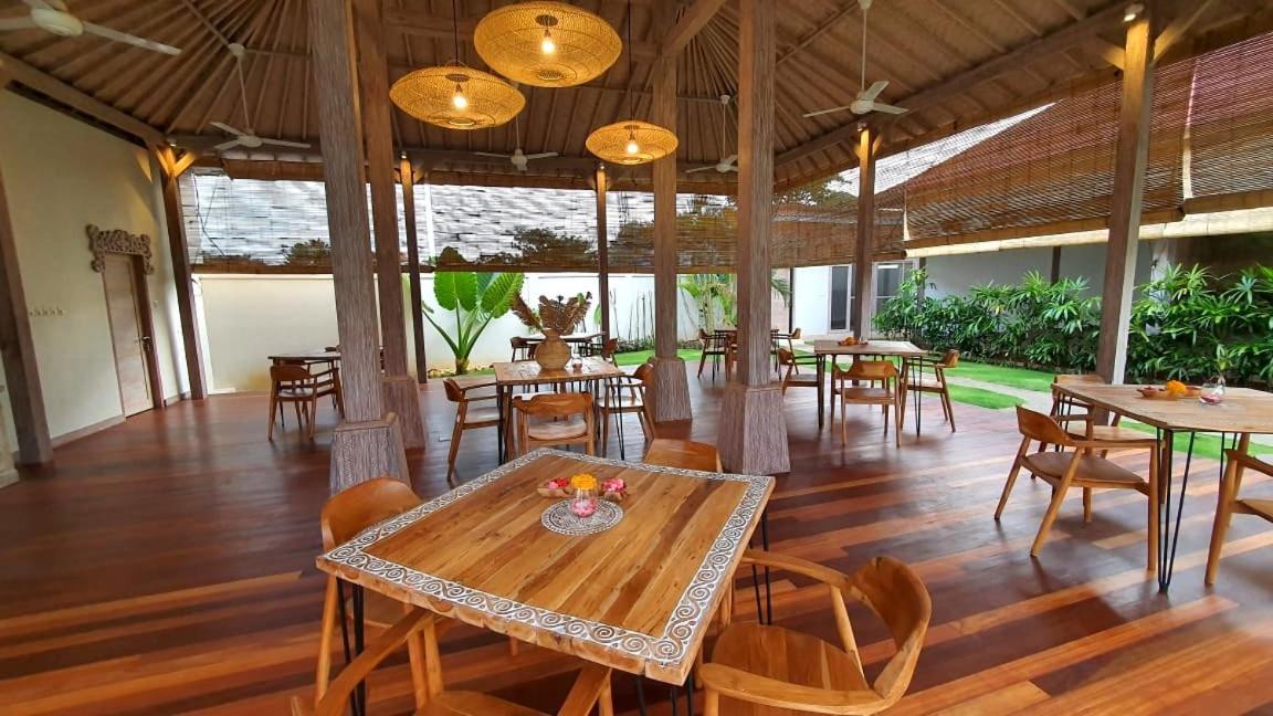 Hotel United Colors Of Bali Canggu Esterno foto